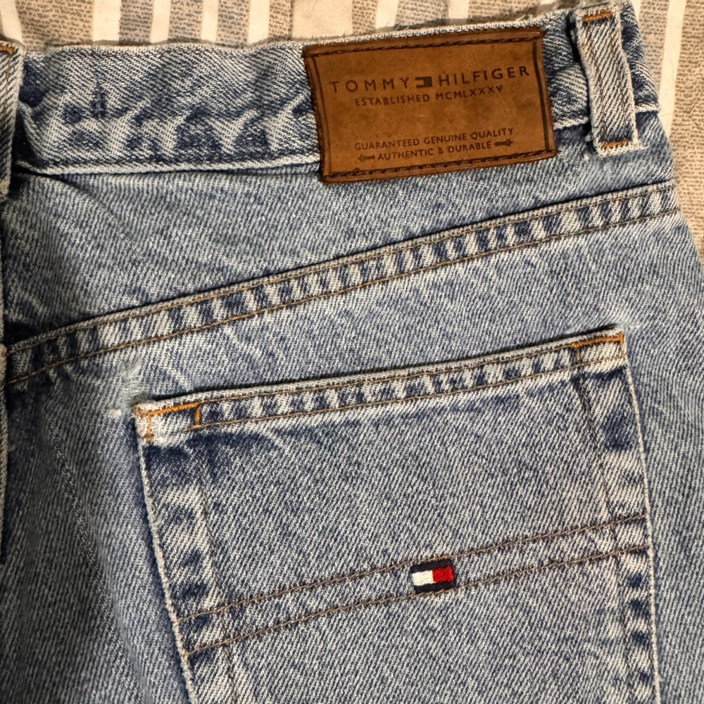 Vintage Tommy Hilfiger Women's Straight Leg Jeans - Mom Jeans